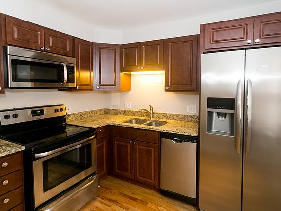 2nd image of 2118 W Foster Ave APT 1S