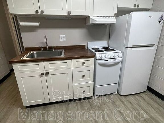 4th image of 1301 Lusitana St Unit 306