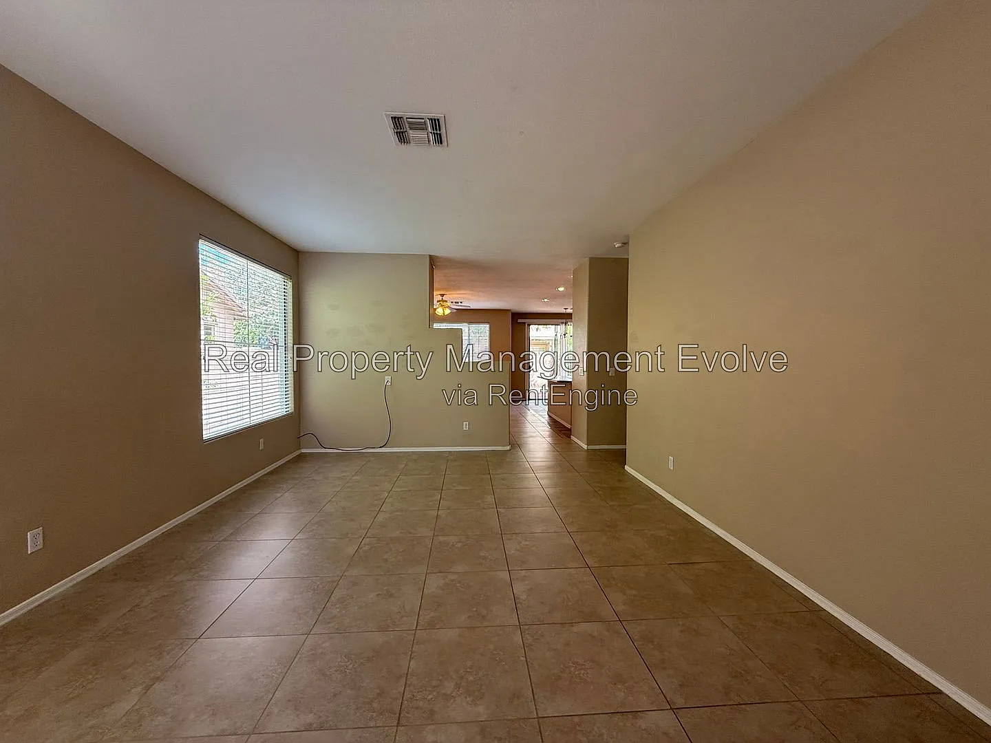 4 bed, 2.0 bath, 1781 sqft, $2,350 — Photo 3