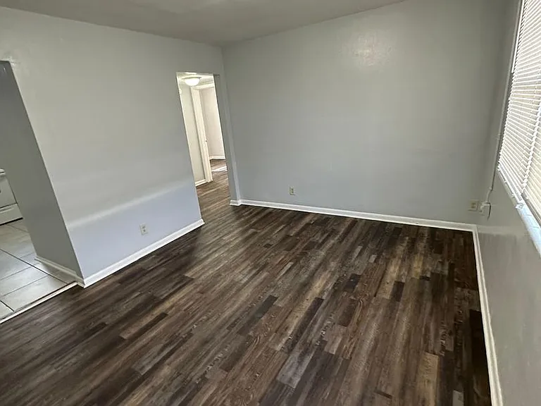 2020 Palafox St — Photo 12