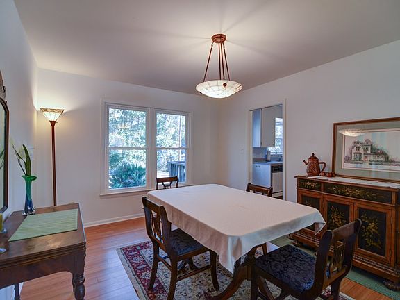 5th image of 1108 Sandhurst Dr