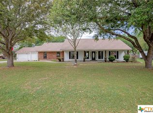 1004 Blyth Rd, Victoria, TX 77904