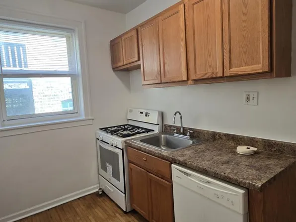 1366 W Estes Ave APT 2S, Chicago, IL 60626