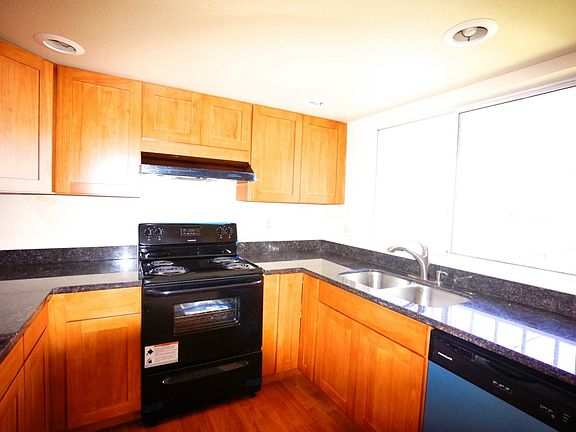 4th image of 3508 S Holly St #A
