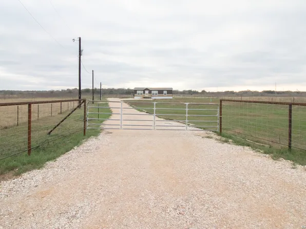 254 County Road 406, Floresville, TX 78114