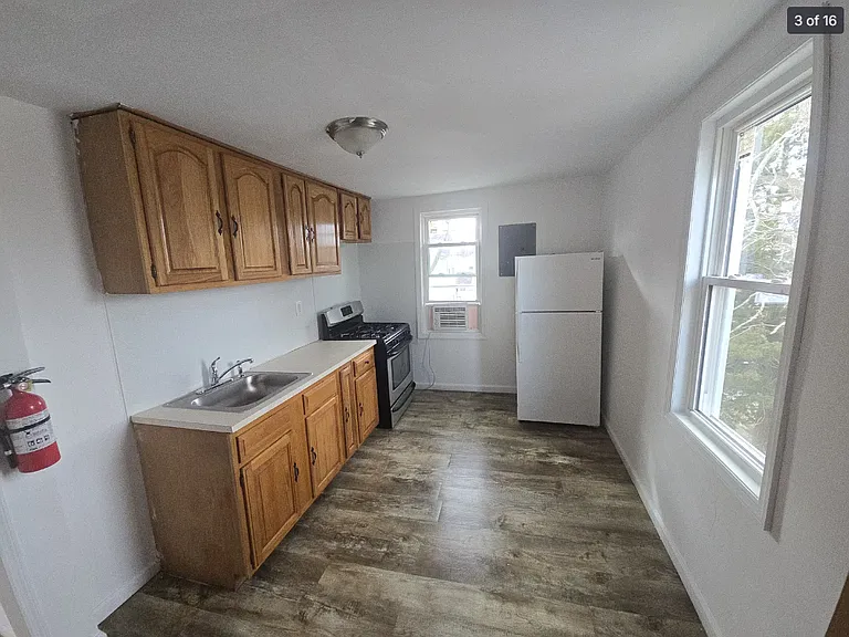 208 Station Ave #2 — Photo 7