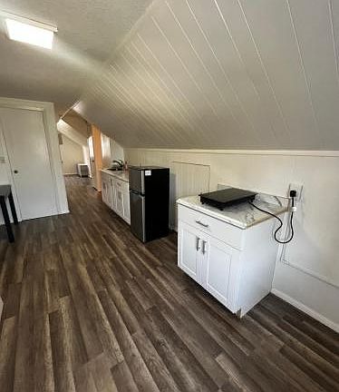 2nd image of 12 Clayton Pl #2