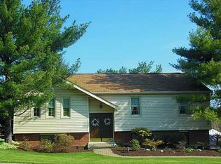 1431 Greendale Dr, Pittsburgh, PA 15239