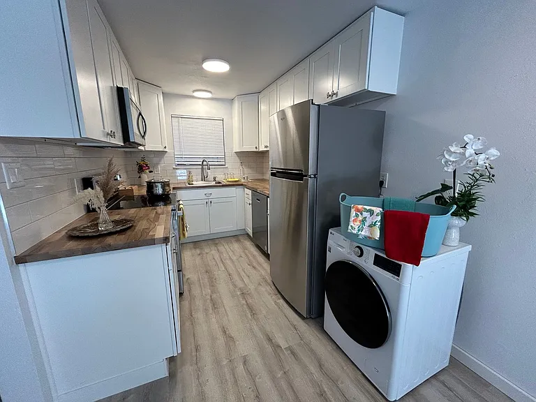Park Plaza Apartments — Photo 16