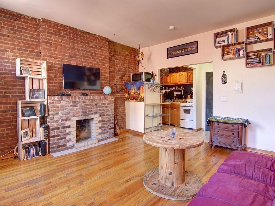 1st image of 493 Amsterdam Ave APT 4A