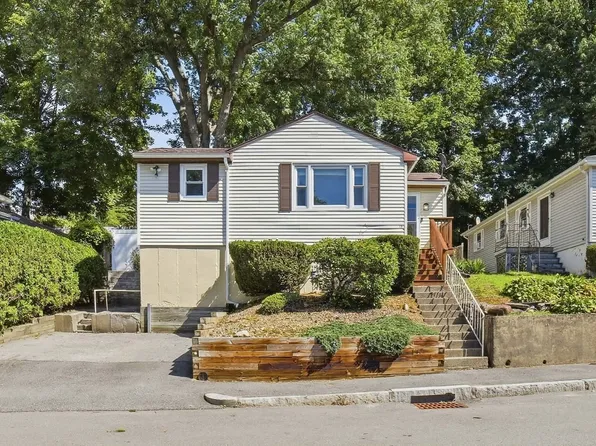 19 Harold St, Worcester, MA 01604