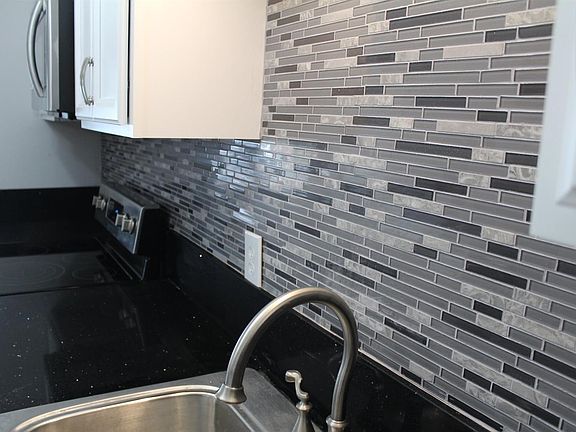 What a backsplash!!!