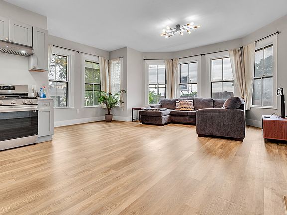 4th image of 187 Neponset Ave #1