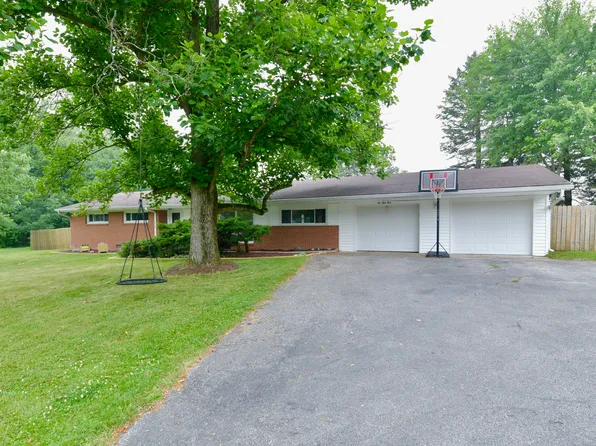 133 Four Winds Dr, Jamestown, IN 46147