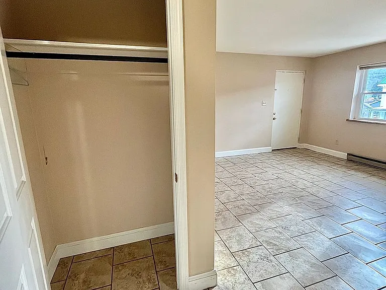 186 E Main St — Photo 14
