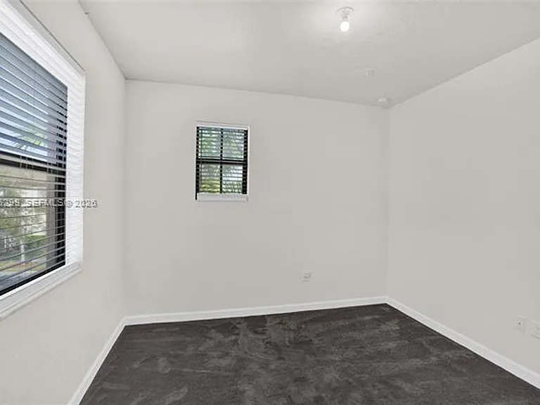 2502 NE 1st St #0 — Photo 25