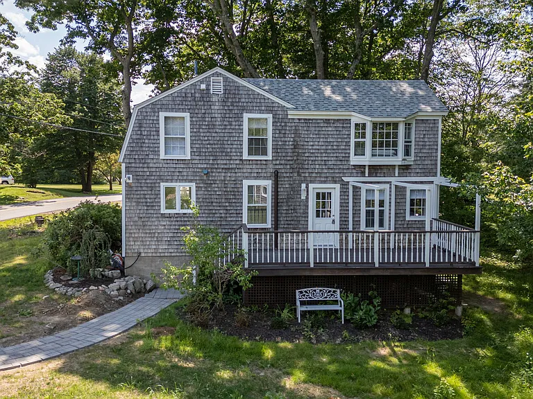 106 Arundel Rd — Photo 1