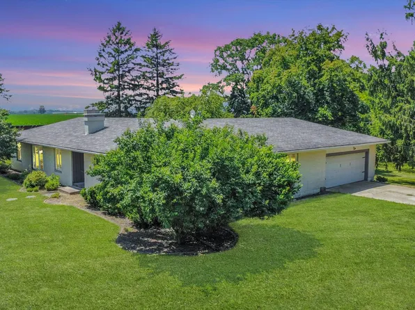 1651 Phillips Woods Ln, Urbana, IL 61802