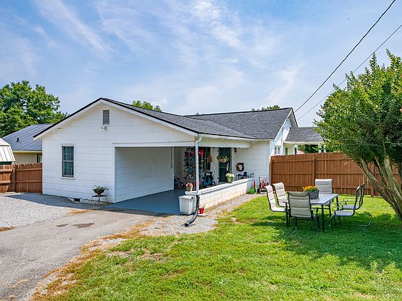 3rd image of 504 Lincoln St