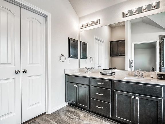 5th image of 519 Long Prairie Dr #519