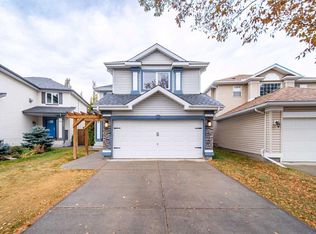 17 E Hidden Close NW, Calgary, AB T3A5P4