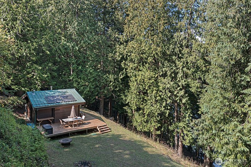 5th image of 142 Hideaway Lane