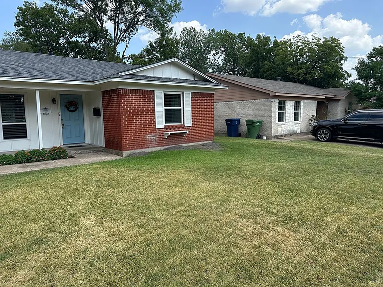3018 Gardenia Dr — Photo 2