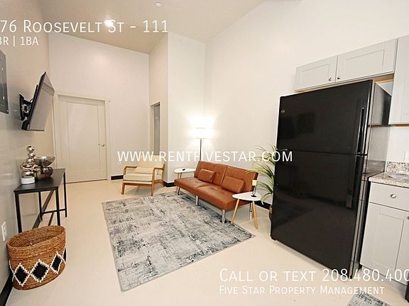 3rd image of 276 Roosevelt St #111