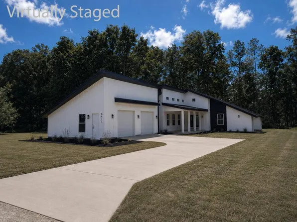 8411 Peninsula Dr W, Stanwood, MI 49346