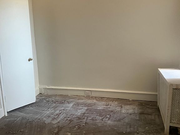 3rd image of 202 W Godfrey Ave Floor 1