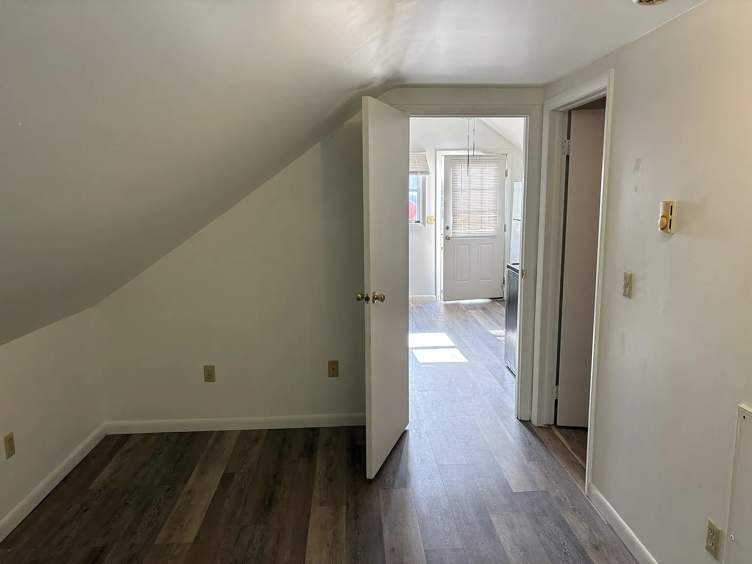 517 Bigler Ave - 3 — Photo 4
