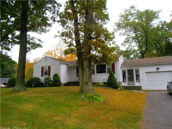 106 Glenrock Rd, Waterbury, CT 06706