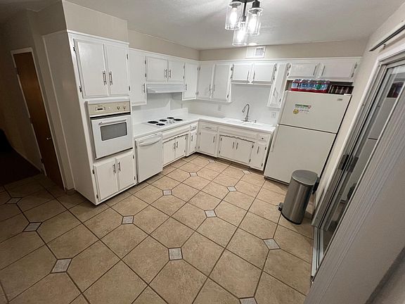 5th image of 1403 Topaz Way