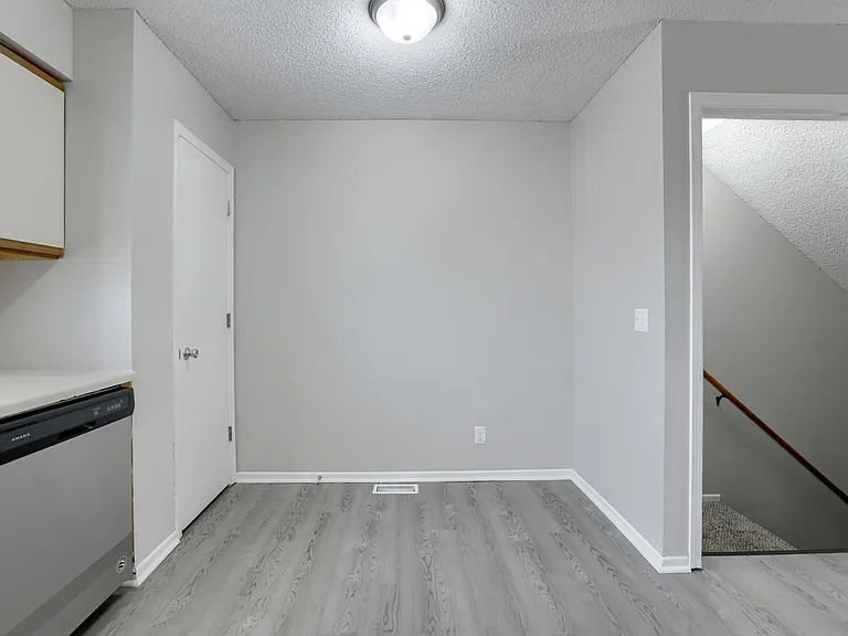 4928 Dudley St — Photo 8