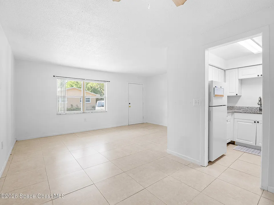 89 NW Irwin Ave #3