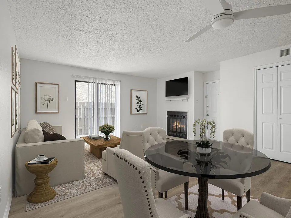 Living Oaks Apartments