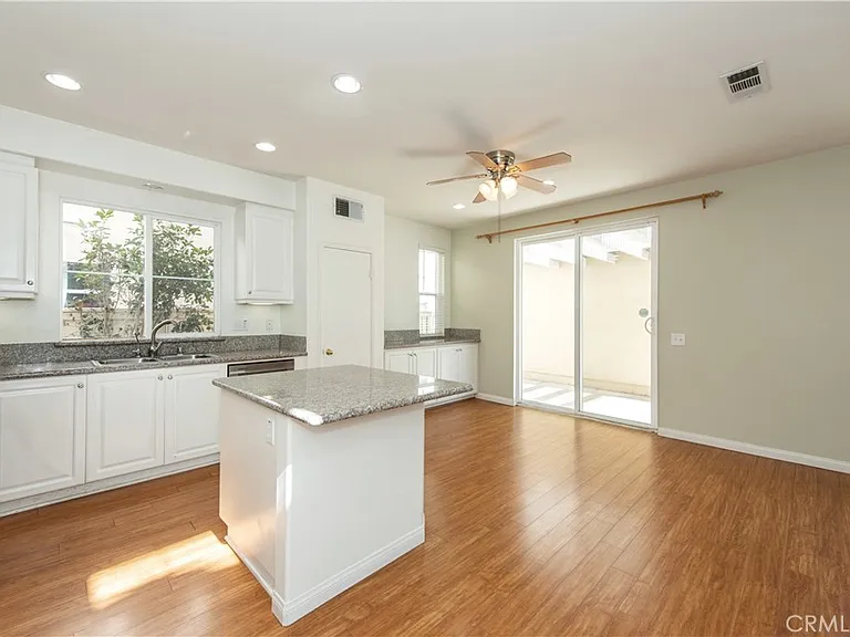 218 Kensington Park — Photo 8