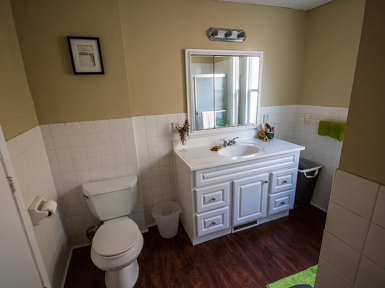 708 6th St NE #1 — Photo 5