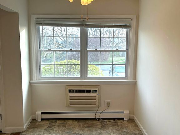 5th image of 8 Colonial Rd APT 8