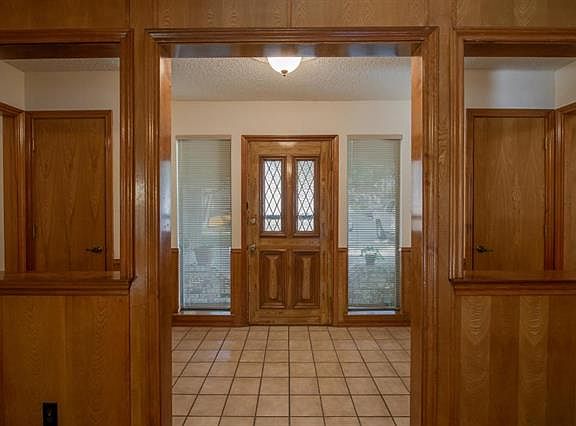 3rd image of 5105 Red River Dr