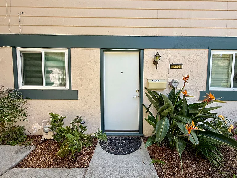 1254 Terra Nova Blvd — Photo 3