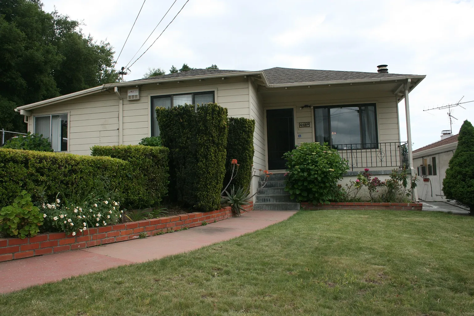 4489 Seven Hills Rd photo 1