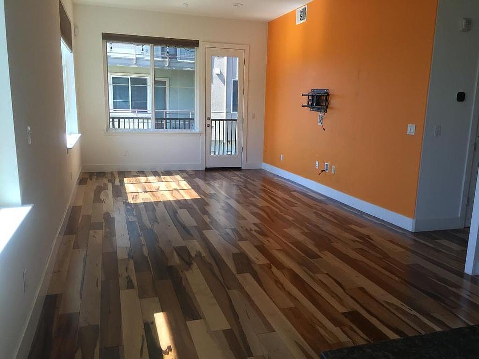 Living Room with plenty of sunlight