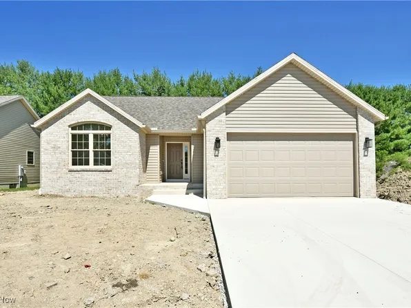 2871 Pebble Creek Ct, Cortland, OH 44410