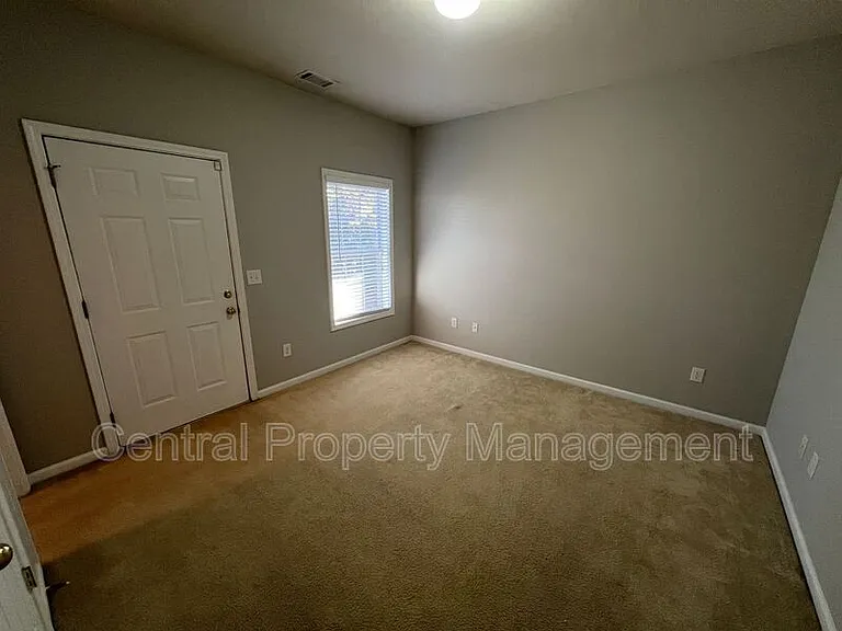 104 Chalet Pl — Photo 9