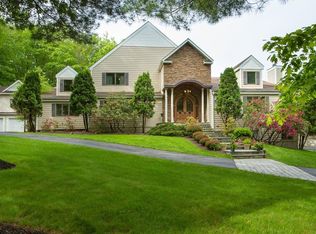 37 Hillside Trl, Mahopac, NY 10541