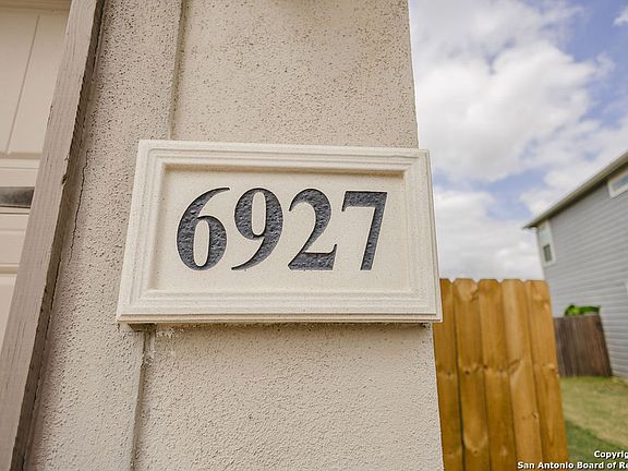 2nd image of 6927 Hanover Stone