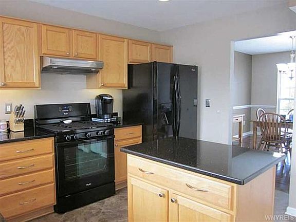 4th image of 53 Michael Anthony Ln