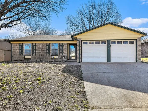 705 Reveille Rd, Fort Worth, TX 76108