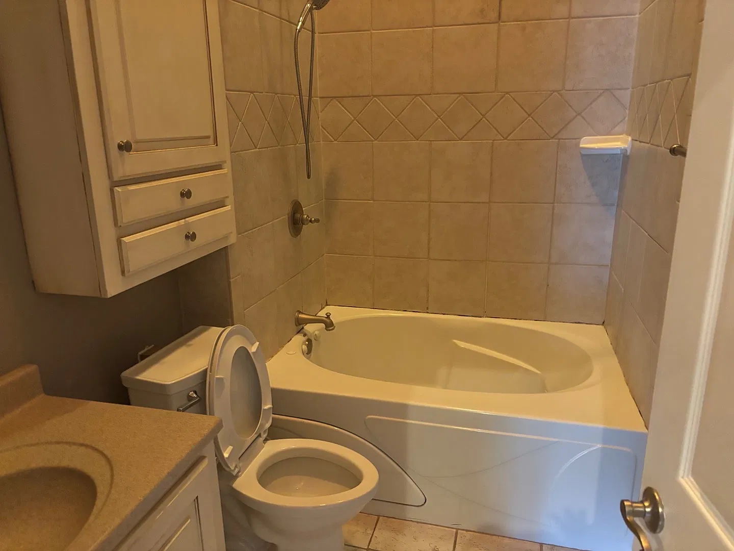 114 Hannah Dr — Photo 3